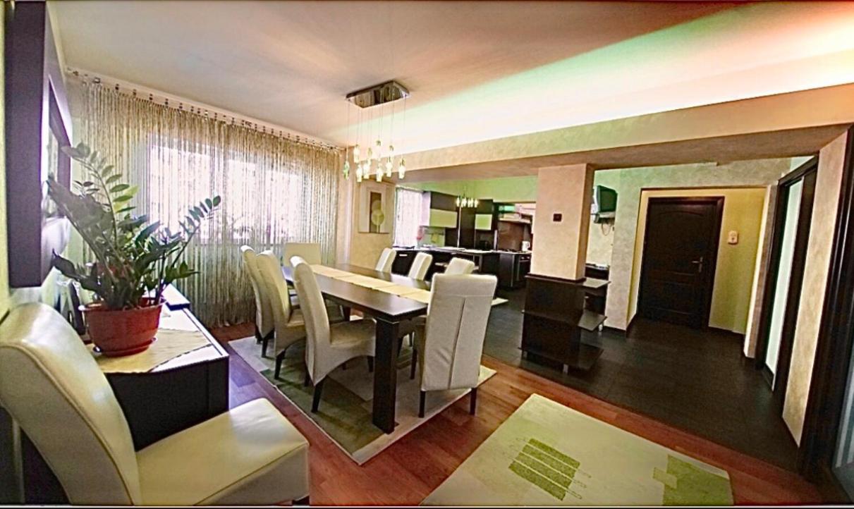 Central Apartment 4 Rooms Brașov Exterior foto