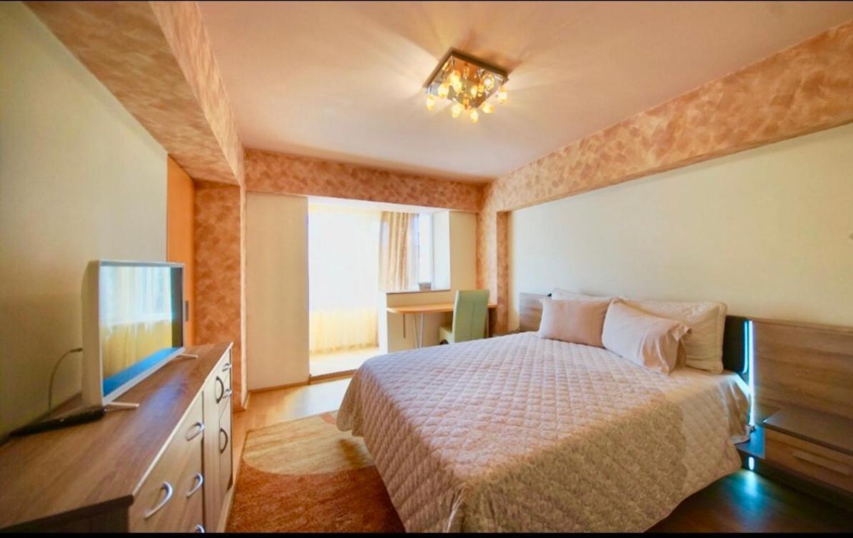 Central Apartment 4 Rooms Brașov Exterior foto